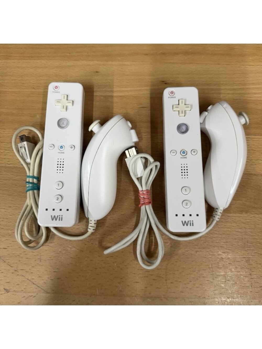 Nintendo Wii [RVL-003] Remote Controller with White Nunchuck [RVL-004] Lot of 2
